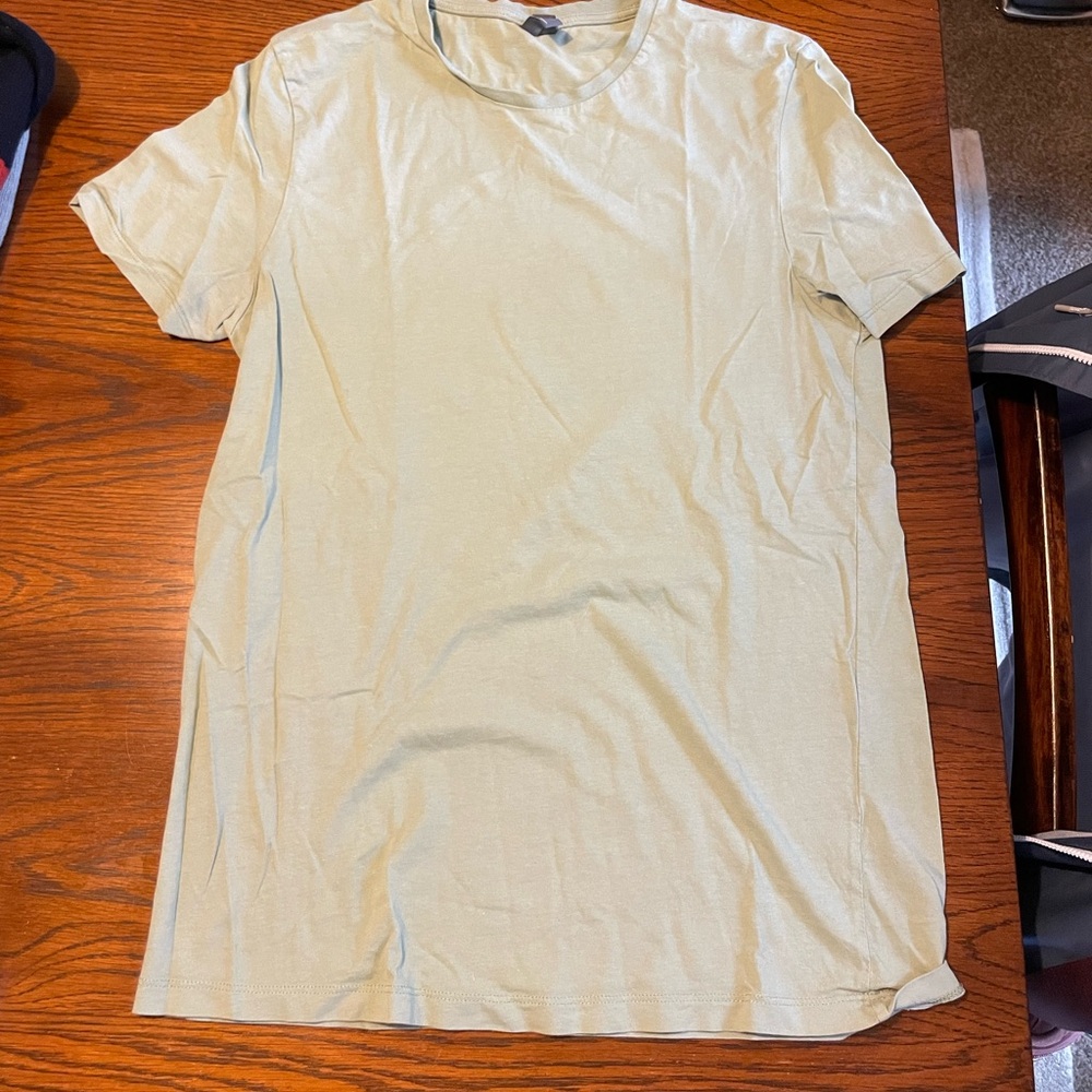 Men’s sage green ASOS basic tee. Like new.